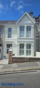 Room in Beautiful Victorian Home - Image 3