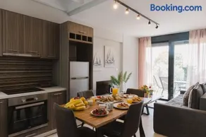 Ariti Luxury Apartment - Image 3