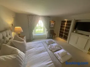 Luxury Cottage, Two Ensuite Bathrooms, Close to Quay, Quite Location - Image 4