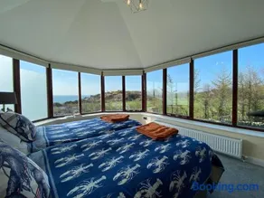 Sea View Upper Apartment - Image 2
