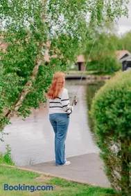 Ferienhaus Friese, direkt am See, mit hauseigenem Tretboot, hauseigener Sauna sowie Whirlpool, Kamin, eingezäuntes Grundstück, direkter nähe Kinderspieleparadies sowie Reit- und Ponyhof - Image 3