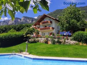 Kerschbamerhof Apartments mit Pool Kurtatsch Tramin Südtirol - Image 1