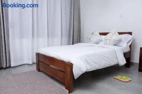 Kayla Suites-2 Bedroom Apartment - Image 4