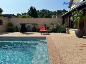 Chambre dans maison avec piscine - Image 1