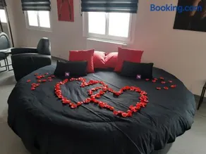 Ds Plaisir Love Room avec sauna, jacuzzi à Nancy - Image 2