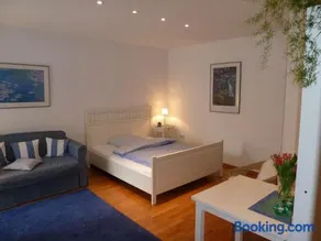 Studio avec terrasse, internet haut débit et jardin | Vue jardin - Image 2