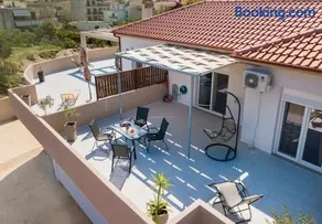Iria's Luxury Apartments - Image 1