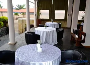Crown Hotel - Image 1