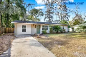 Kings Way Bungalow - Image 1