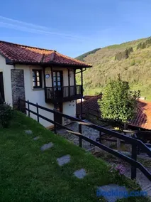 La Casina de Santulaya - Image 1