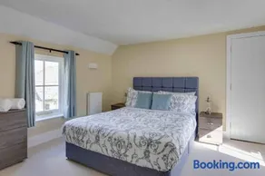 Josua Medieval Living Maldon - Image 3