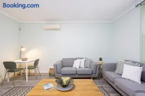 Heart of Freo - Charming Heritage Stay - Image 1