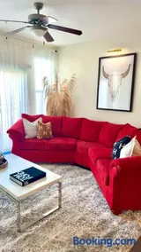 Spacious Uptown luxury Escape - Image 1