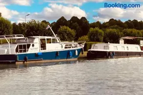 L'Amazone - bateau à quai sur le canal de bourgogne - Image 1