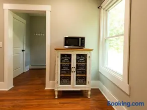 2-Bedroom renovated home on the way to Acadia - Image 5