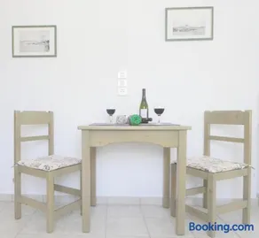 Kamakaris Rooms - Image 2