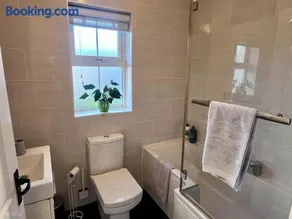 56 Woodlands - Image 5
