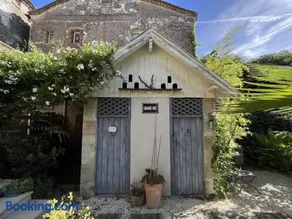 Chambre paisible dans une ancienne bâtisse rénovée - Image 1