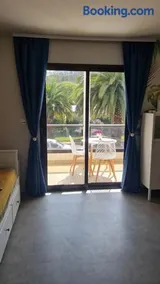 A 2 pas de la plage de Perros : 2 à 4 hôtes. - Image 3