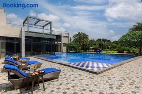 StayVista's House of Nine - 9BHK with Pool Table & Jacuzzi - Image 3