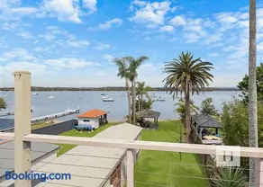 Paradise Palms - Image 2