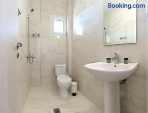 Aquarelle Rooms For Rent - Image 3