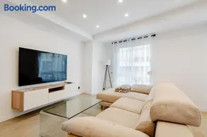 TROBAT18 - Castle View Luxury Duplex with Private Terrace - Image 2