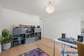 Exclusive spacious Apt. with garden in Zurich - Image 3