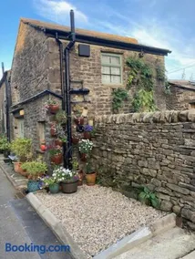 THE OLD CART HOUSE, pet friendly cottage in Garsdale near Sedbergh - Image 1
