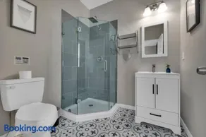 Spacious mid-century modern 3bed house - Image 3
