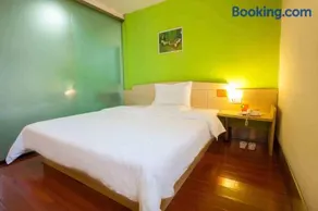7Days Inn Shenzhen Guomao Metro Station - Image 3
