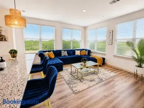Luxury 2BR Retreat Resort Pool Gym & Fast WiFi - Image 2