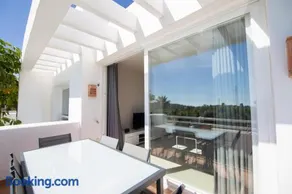 2237-Modern apt with private beach - Image 4