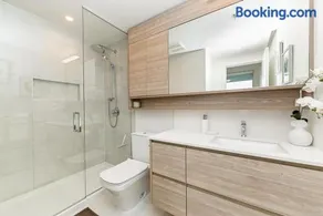 New Condo Walk to Lougheed Skytrain Station & SFU - Image 2