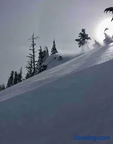 North Tahoe Escape - Image 2