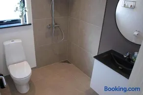 Nice Holiday Home 100 Meters From The Water - Image 4