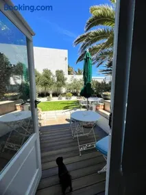 Charming Flatlet Near the Amazing Sunset Beach - Image 4