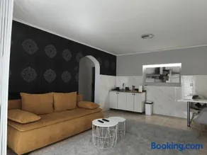 Silver Spa Apartment - Image 2