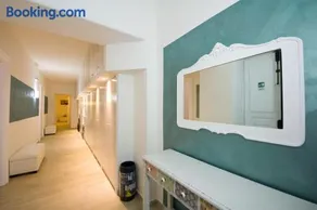 Atlantis Inn Roma - Image 2