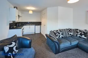 House One in Skinningrove - Image 5