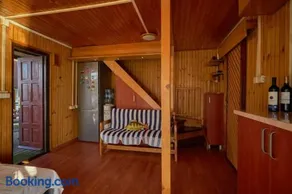 Homey house boat, great location - Image 2