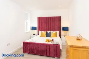 1 Minute Walk to JR John Radcliffe Hospital, The Lincoln Modern 2 bedrooms 2 bathrooms Apartment, Walking Distance to Oxford Brookes University - Image 2