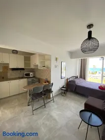 Cozy Coral Bay Studio by the sea - Image 5