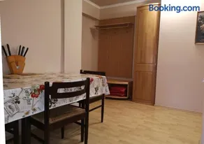 Vitorlas Apartmanhaz - Image 3