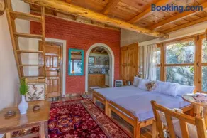 SaffronStays Altura - 2-BR villa with attic room, verandahs, orchards & Himalayan views in Mukteshwar - Image 3