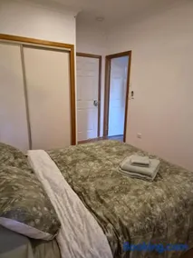 Spacious and Comfortable Stay, Central Location - Image 3
