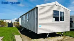 Luxurious caravan in Lyons Holiday Park Rhyl - Image 4