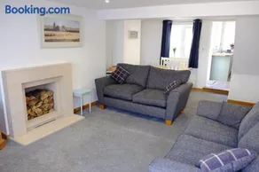 Cosy Cottage to Relax or Explore - Image 2