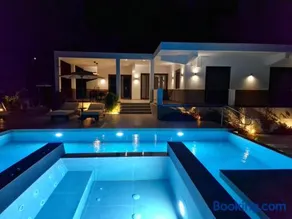 Luxury Villa Anemone with private pool - Image 3