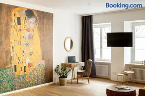 Apartment 7 - Image 1